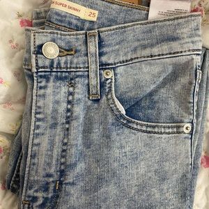 Unused Size 25 Skinny Levi Jeans